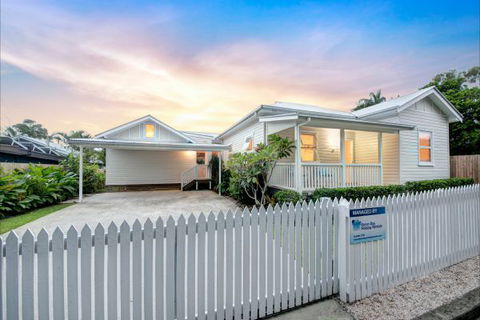 A Summer Cottage - New South Wales Tourism  402